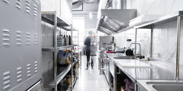 Limpiezas de Conductos de Extracción y Ventilación Gelida · Cocina de Caterings